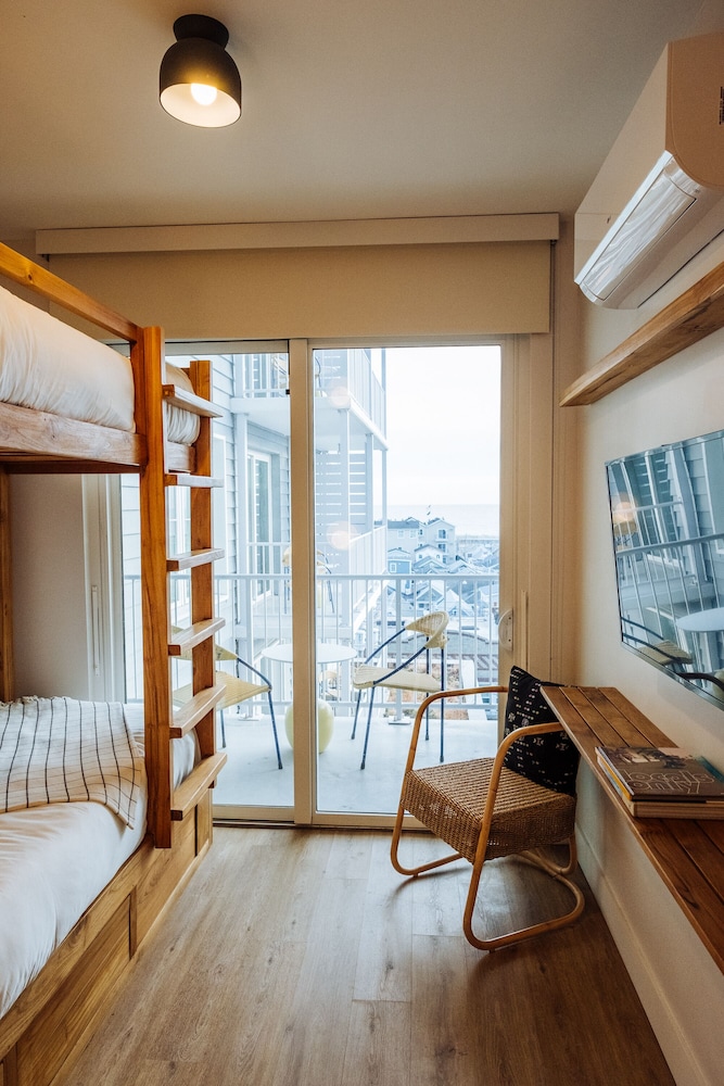 

Venezia - New York - Aeroporto JFK - The Rockaway Hotel