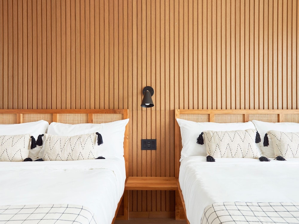 

Milano - New York - Aeroporto JFK - The Rockaway Hotel
