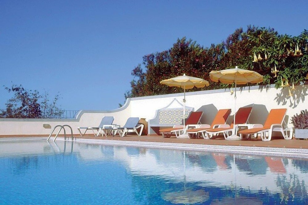 

Bologna - Câmara de Lobos - Apartamentos Quinta Mae dos Homens