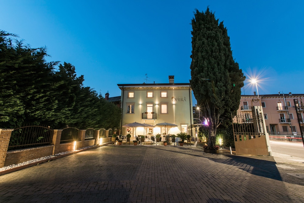 

Lamezia Terme - Villafranca di Verona - Hotel Operà