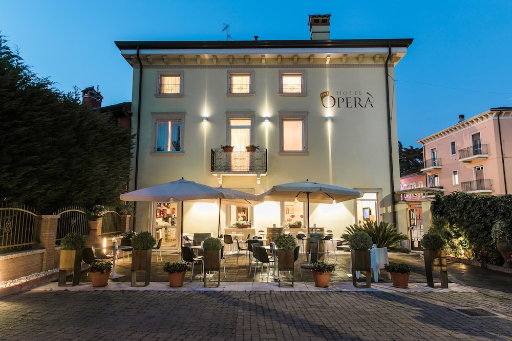 

Catania - Verona - Hotel Operà