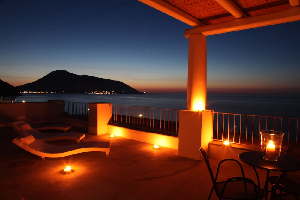 

Roma - Lipari, Isole Eolie - Hotel Cutimare - Aeolian Charme