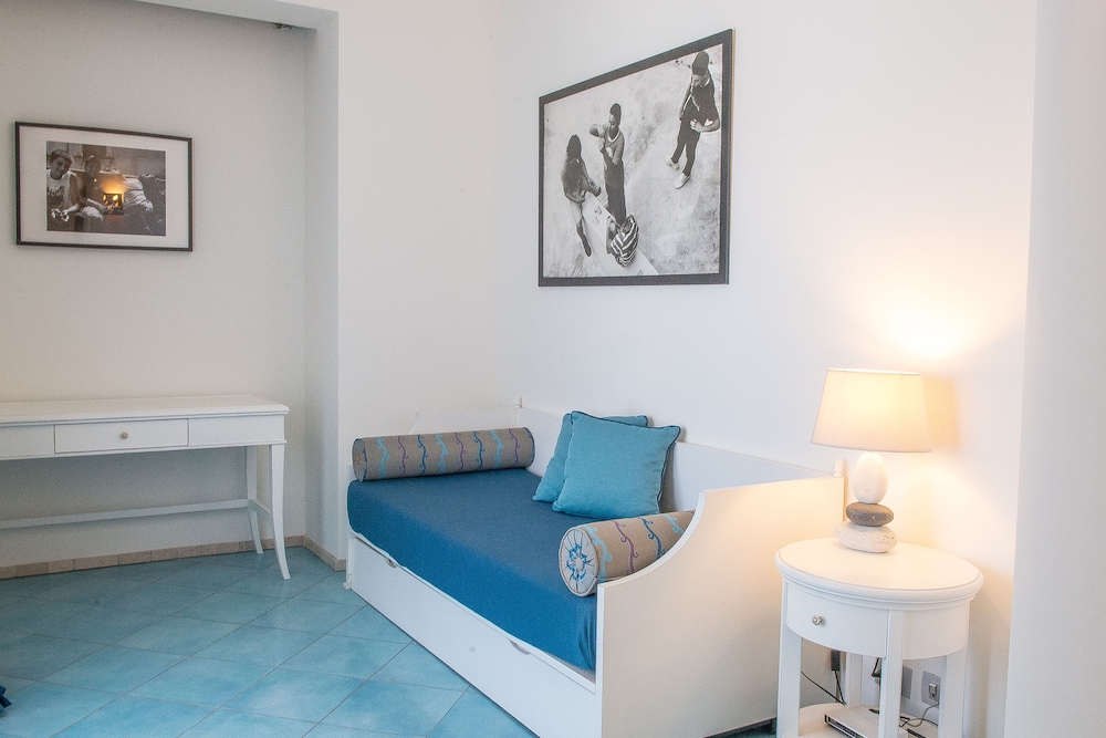 

Trieste - Lipari, Isole Eolie - Hotel Cutimare - Aeolian Charme