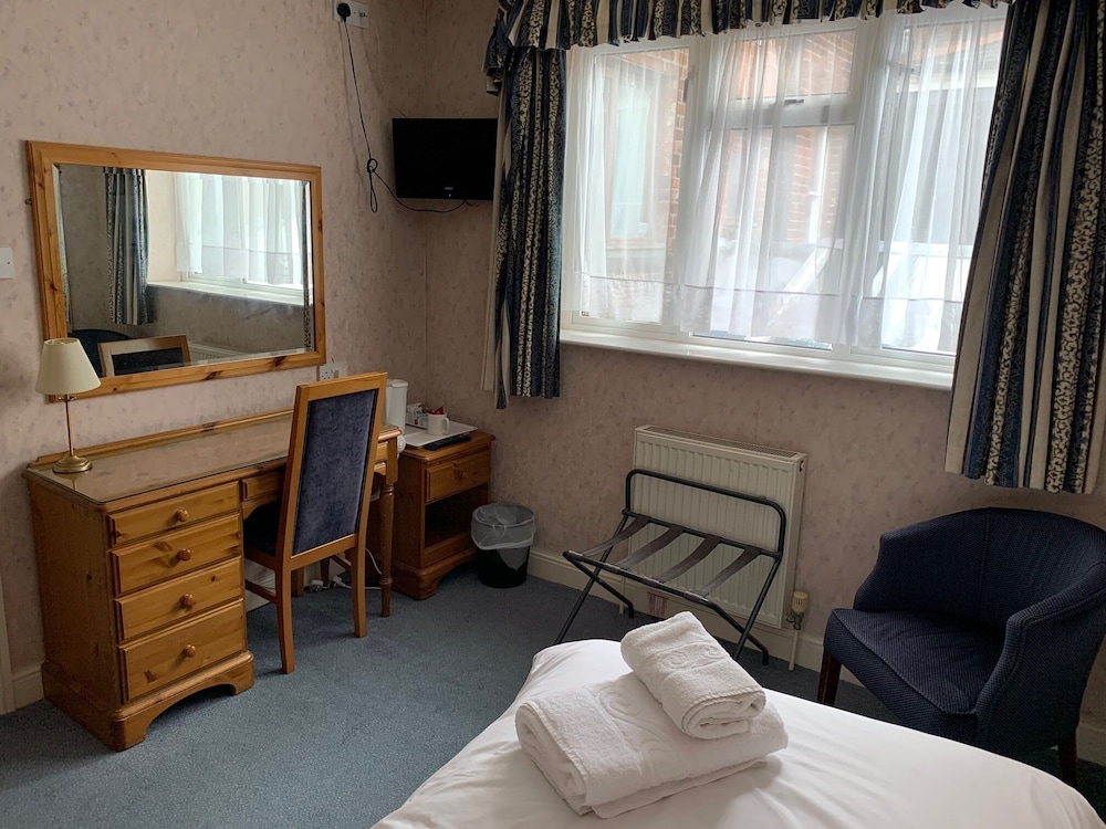 

Milano - Isola di Wight - Yelf's Hotel