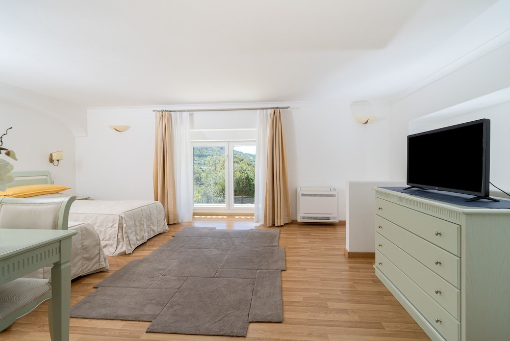 

Firenze - Isola di Capri - Hotel Villa Ceselle
