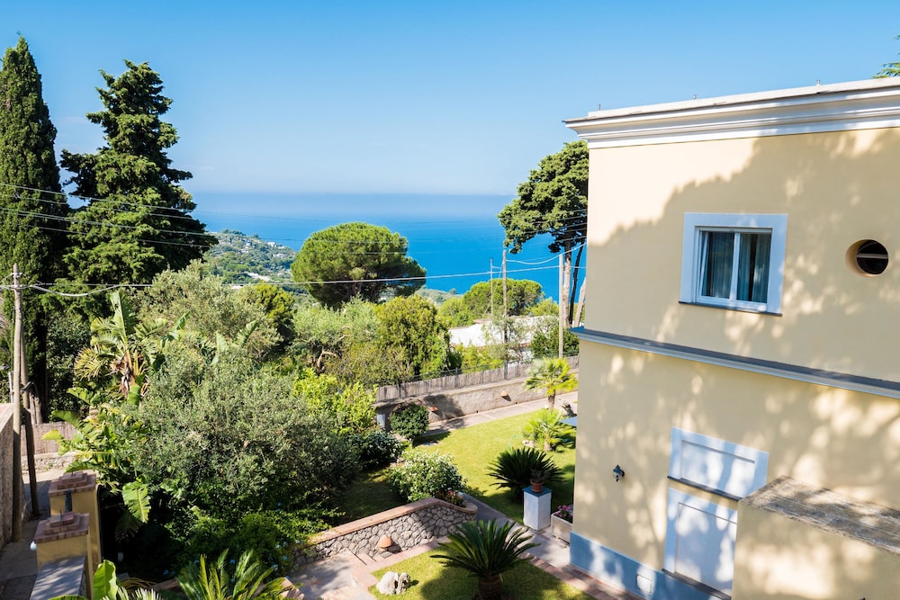 

Catania - Capri - Hotel Villa Ceselle