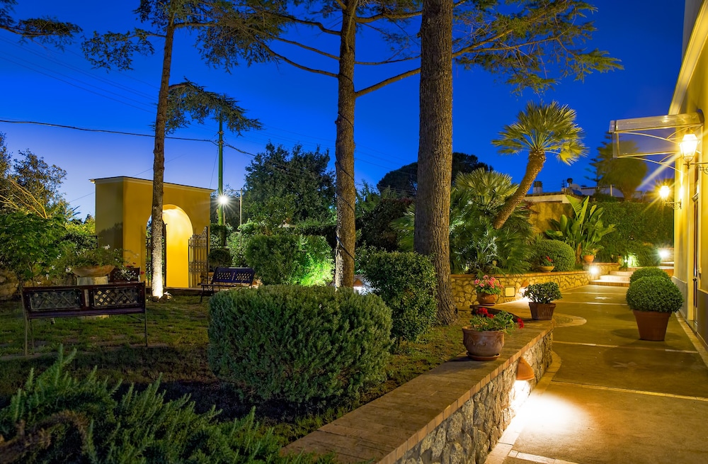 

Catania - Capri - Hotel Villa Ceselle