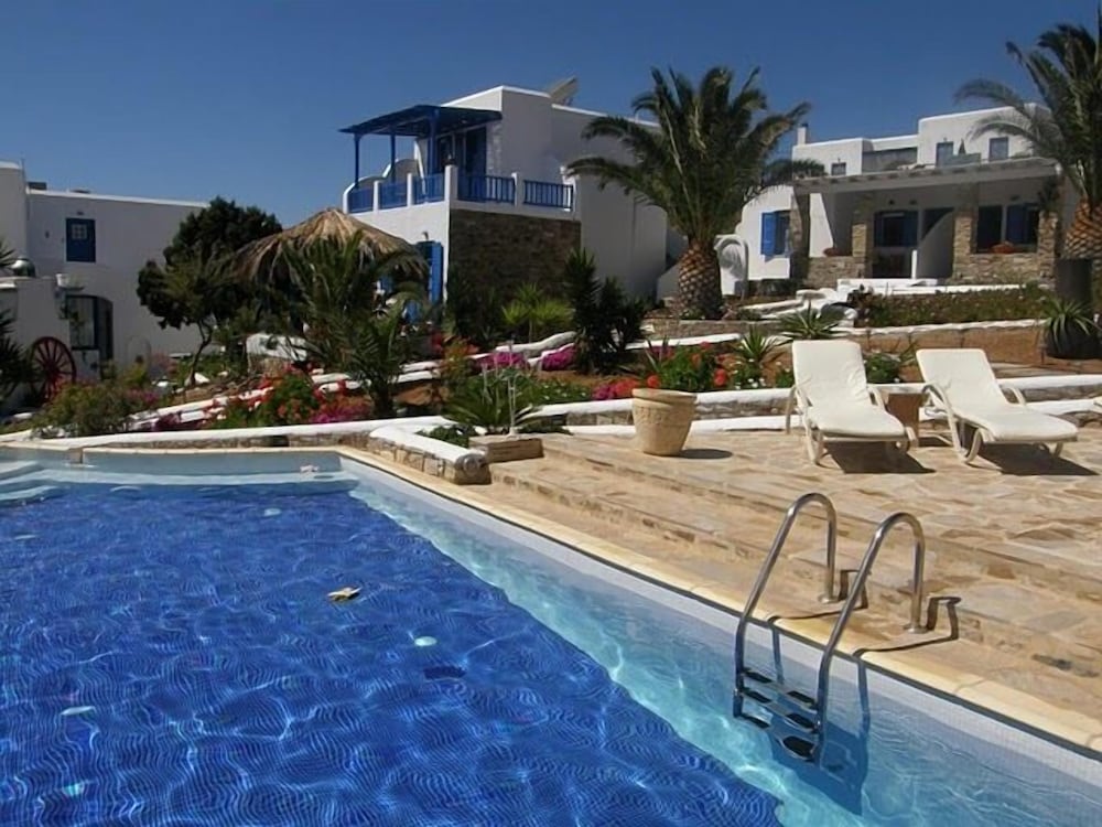 

Roma - Agios Georgios, Antiparos - Blue Dolphin Antiparos Villas and Suites