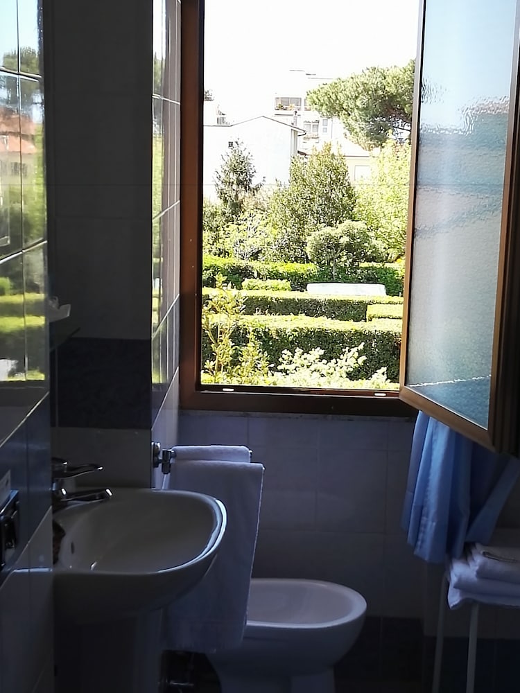 

Catania - Forte dei Marmi - Hotel Elizabeth