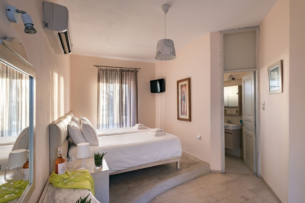 

Torino - Super Paradise Beach - Olia Hotel
