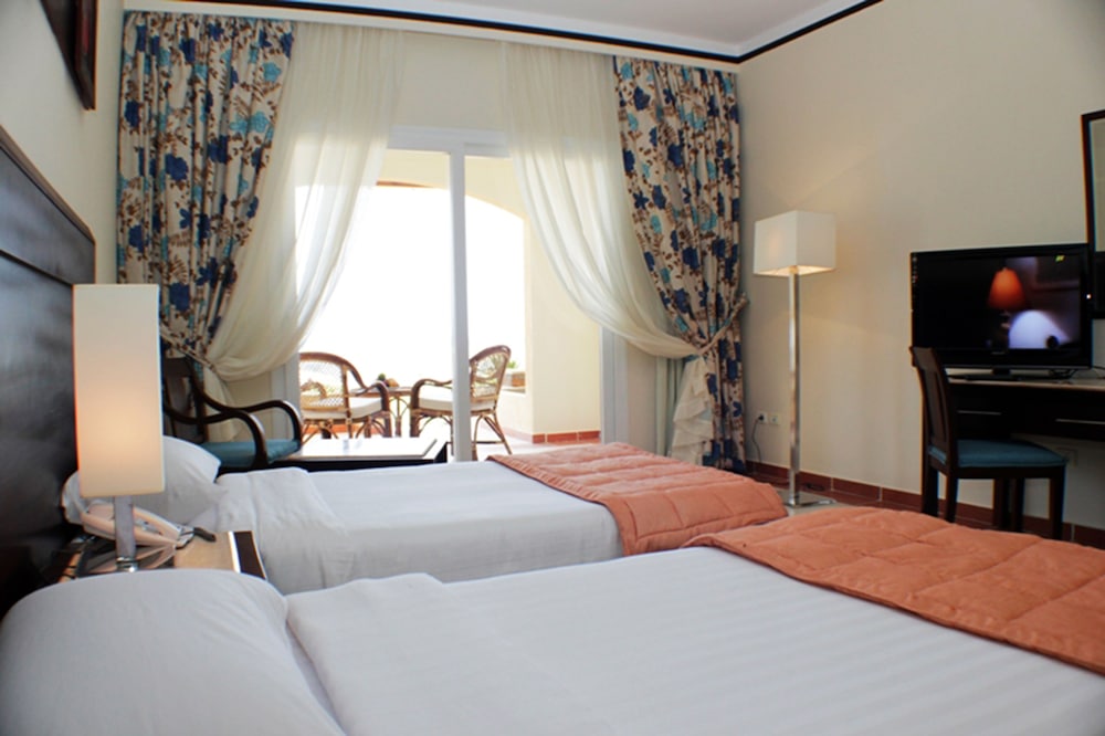 

Bari - Port Ghalib - Concorde Moreen Beach Resort