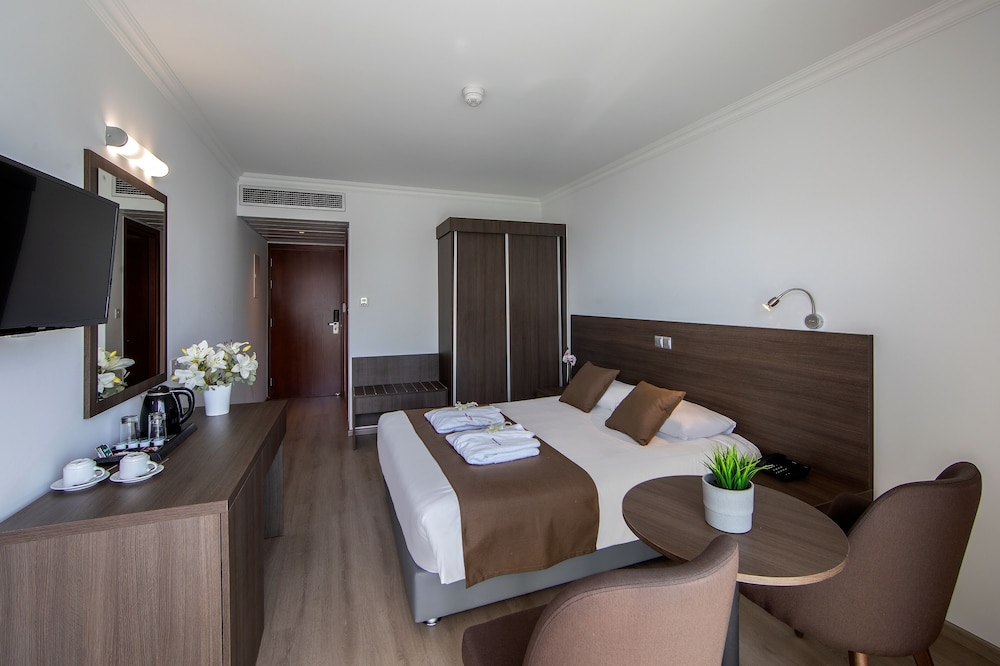 

Venezia - Limassol - Kapetanios Limassol Hotel