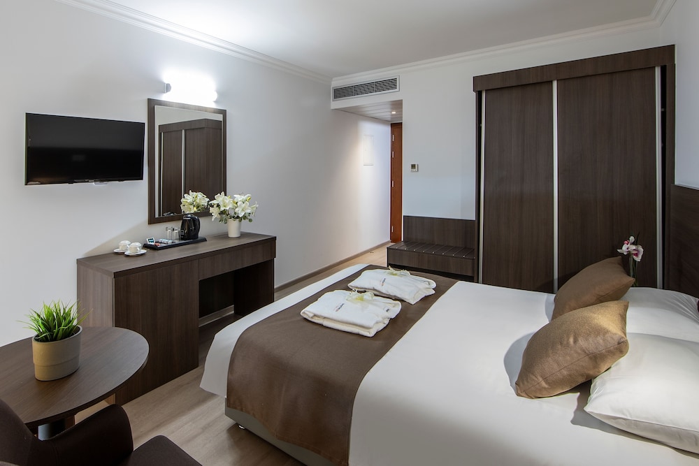 

Milano - Limassol - Kapetanios Limassol Hotel