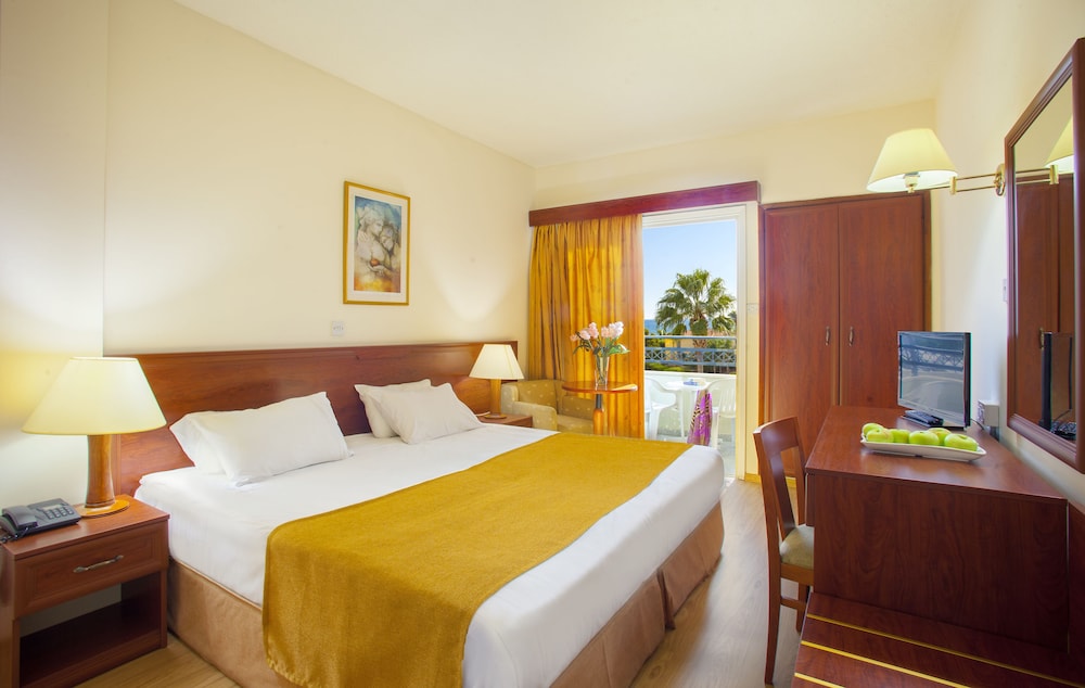 

Milano - Limassol - Kapetanios Limassol Hotel