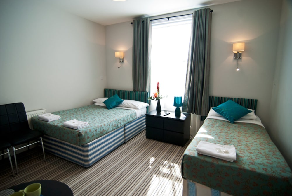 

Pescara - Ealing - Comfotel BLU
