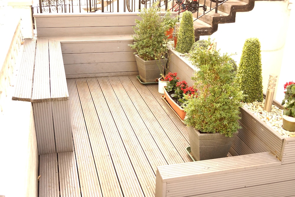 

Lamezia Terme - Londra - Comfotel BLU