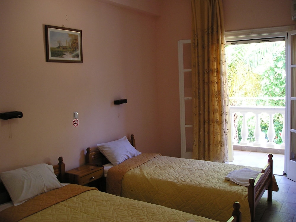 

Roma - Boukari - River Studios & Apartments