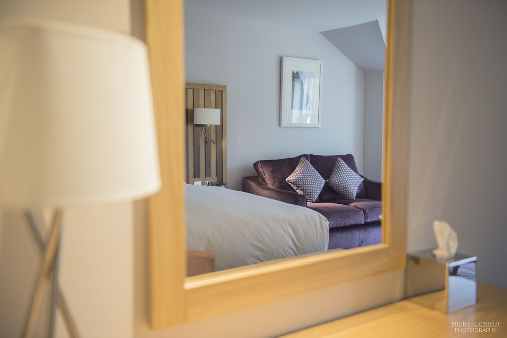 

Bari - Inverness - Kingsmills Hotel