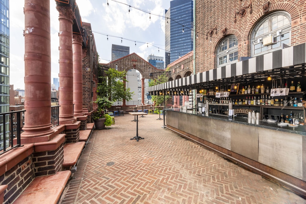 

Milano - Long Island City - Pod 39