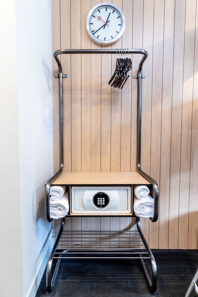 

Torino - Long Island City - Pod 39