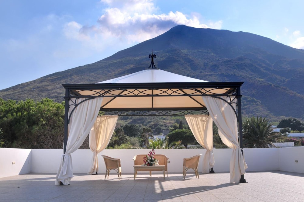 

Bologna - Stromboli, Isole Eolie - Hotel Villaggio Stromboli - isola di Stromboli