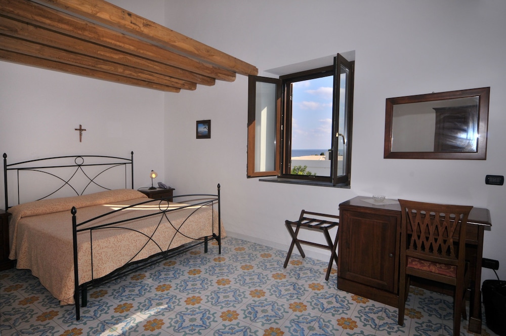 

Bologna - Stromboli, Isole Eolie - Hotel Villaggio Stromboli - isola di Stromboli