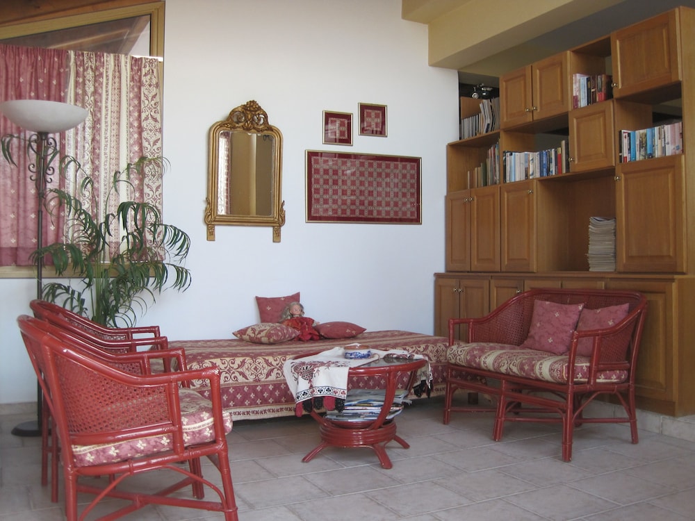

Trieste - Kalyves - Vamos Palace Apartments