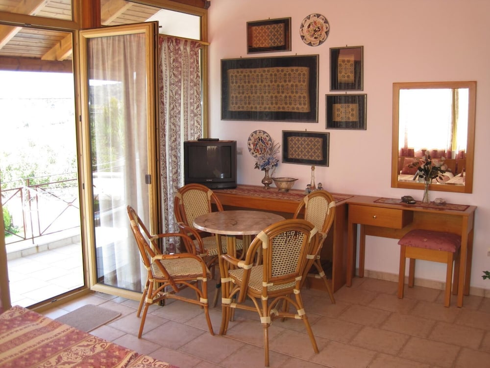 

Verona - Kalyves - Vamos Palace Apartments