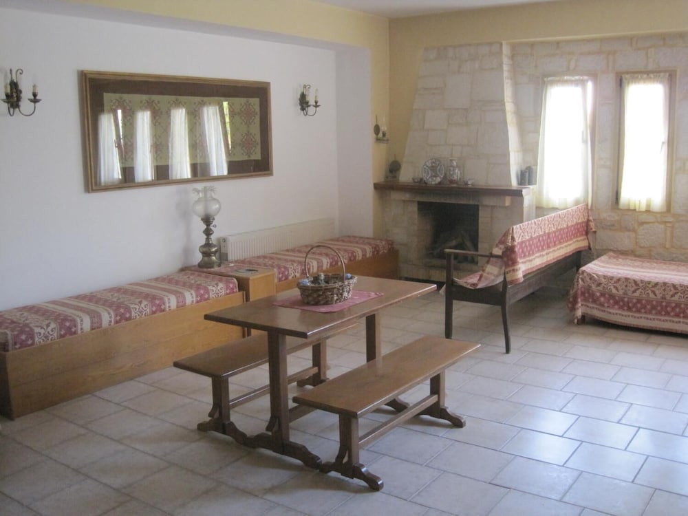 

Napoli - Kalyves - Vamos Palace Apartments