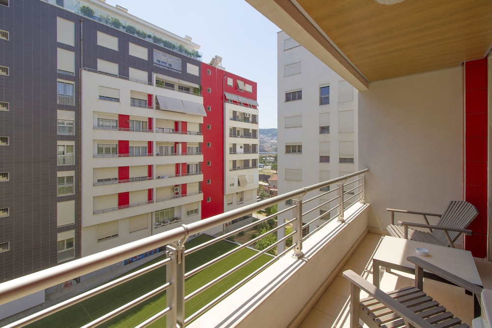 

Pisa - Tirana - The Rooms Apartments Tirana