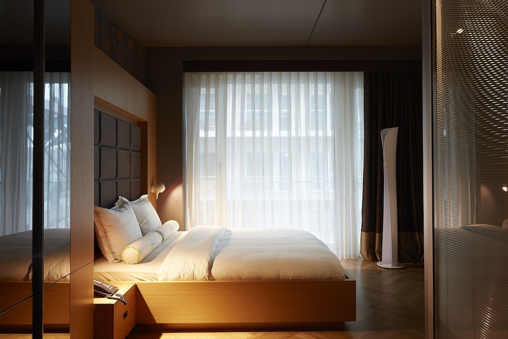 

Napoli - Zaandam - Amadi Park Hotel