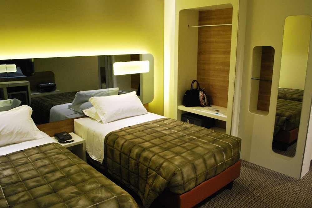 

Bari - Savona - Idea Hotel Plus Savona