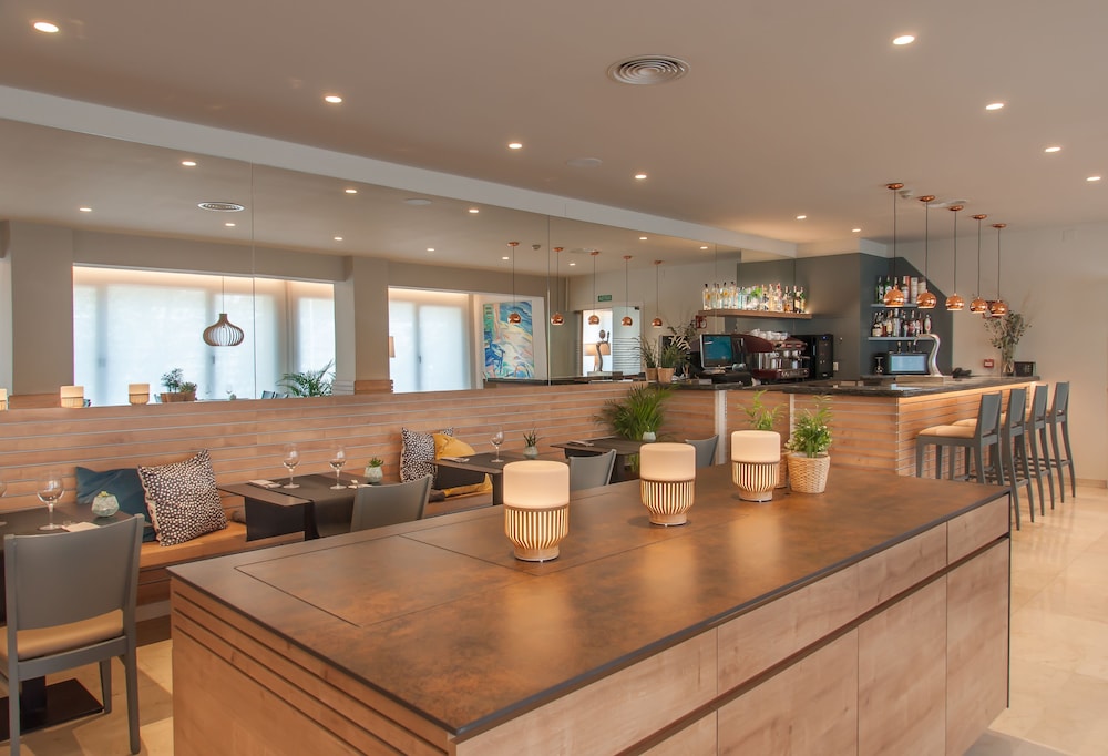 

Catania - Girona - Hotel Costabella