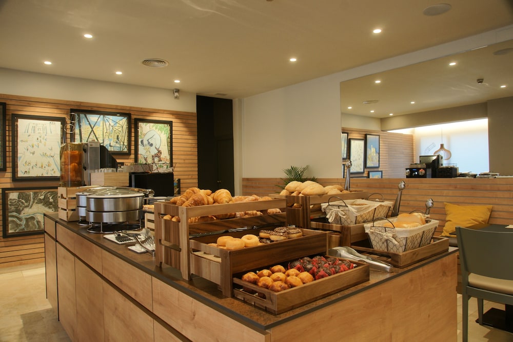 

Bologna - Girona - Hotel Costabella