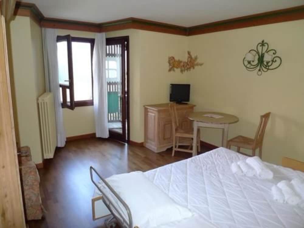 

Salerno - Madonna di Campiglio - RTA Hotel Catturani