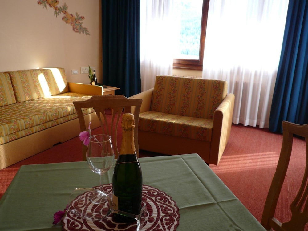 

Palermo - Folgarida - RTA Hotel Catturani