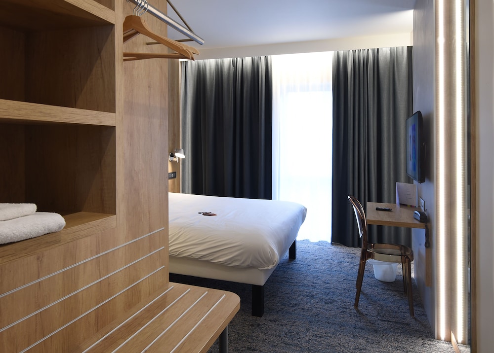 

Roma - La Louvière - ibis Styles La Louvière