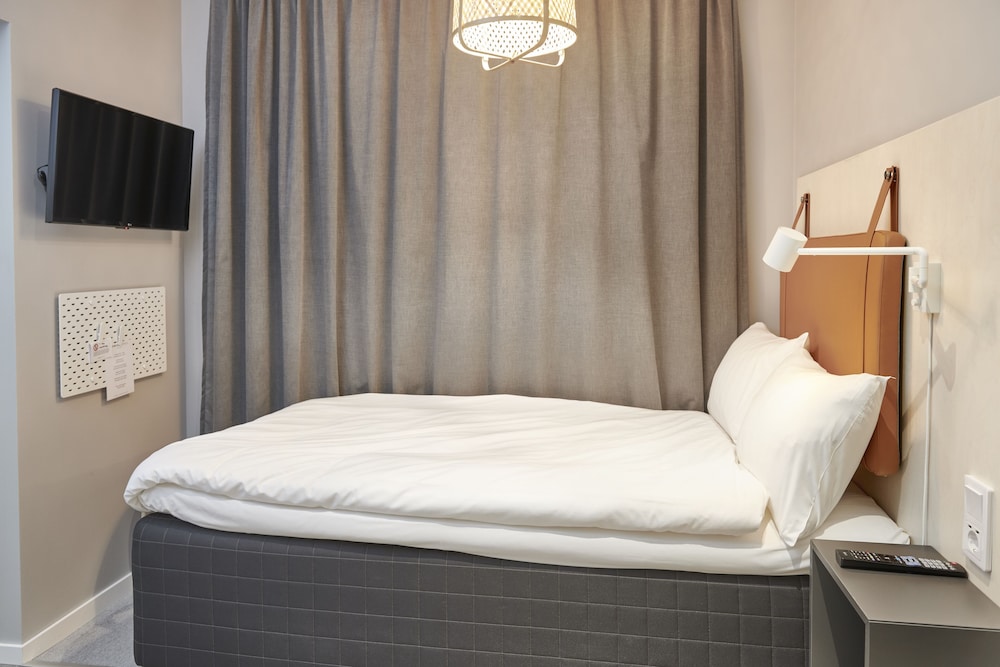 

Bari - Malmö - Moment Hotels