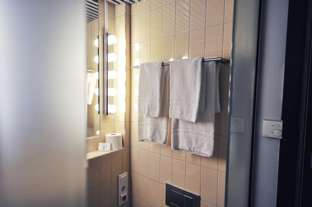 

Bologna - Malmö - Moment Hotels