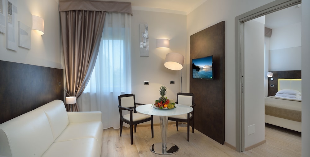 

Lamezia Terme - Casalecchio di Reno - Hotel Bologna Airport