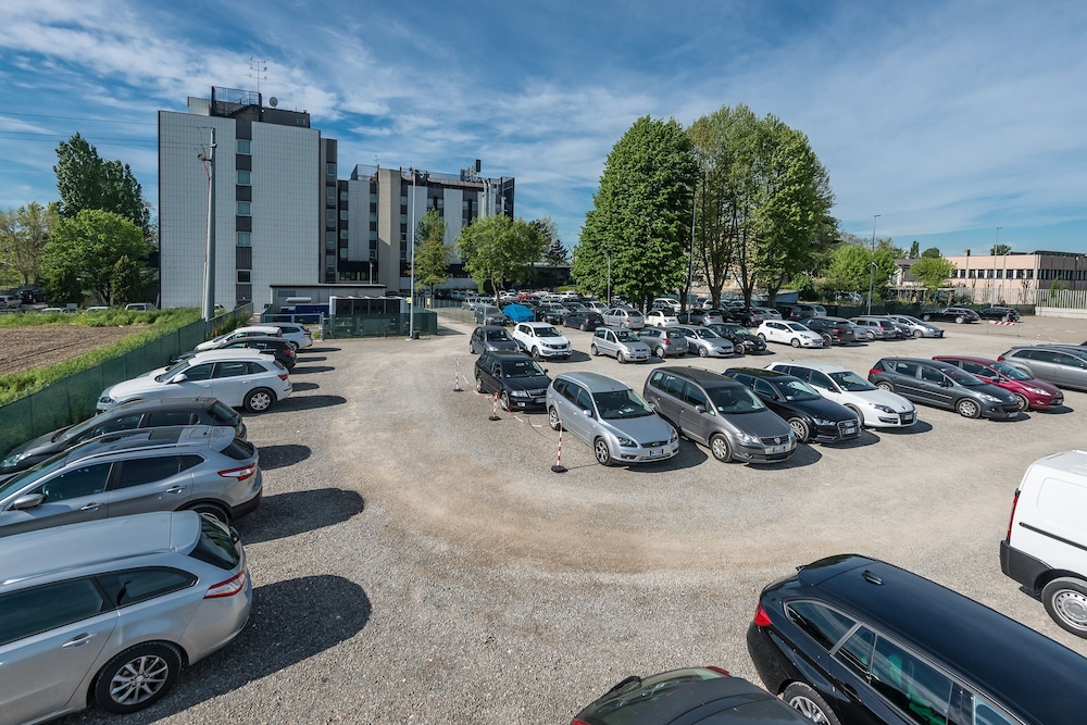 

Olbia - Bologna - Hotel Bologna Airport