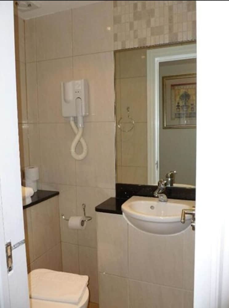 

Roma - Ealing - Garden View Hotel