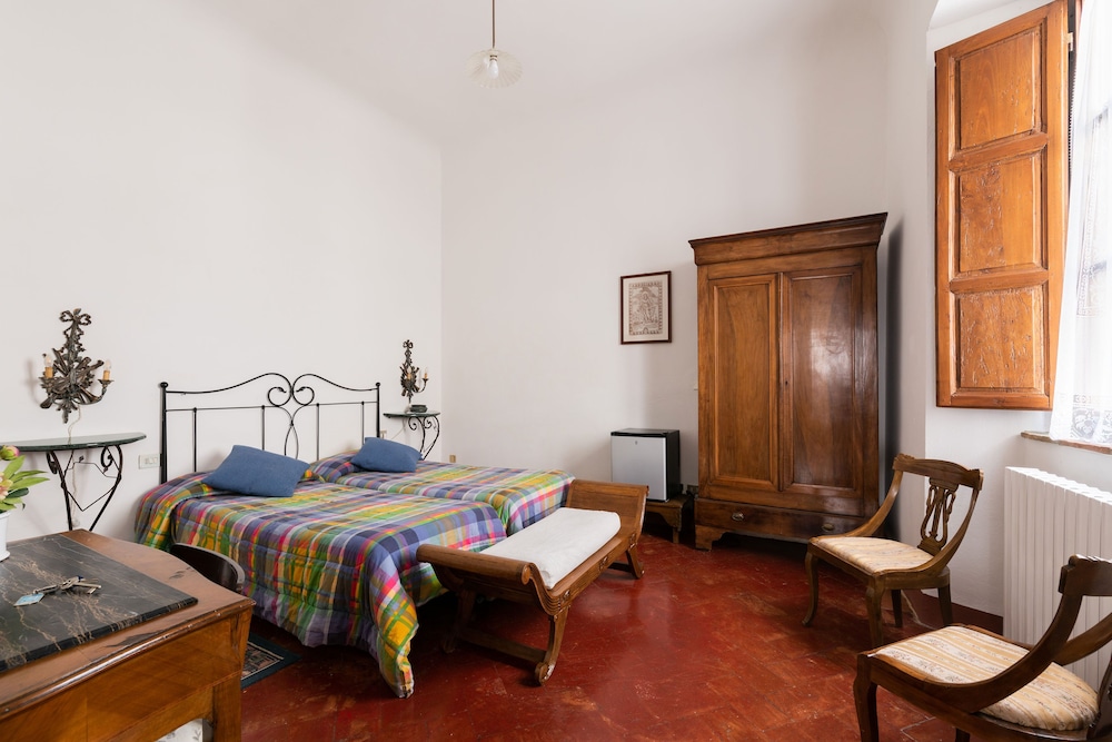 

Firenze - San Gimignano - Residenza D'Epoca Palazzo Buonaccorsi