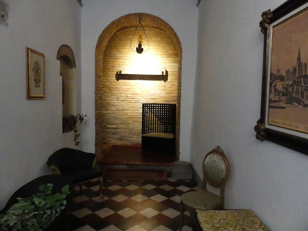 

Roma - San Gimignano - Residenza D'Epoca Palazzo Buonaccorsi