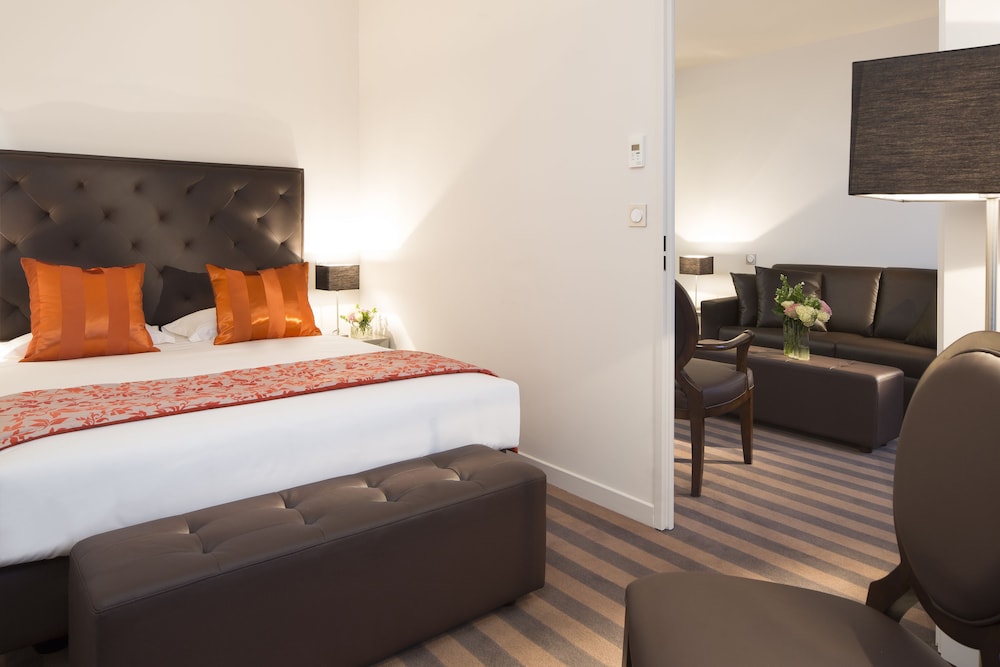 

Reggio Calabria - Parigi - Executive Hôtel Paris Gennevilliers