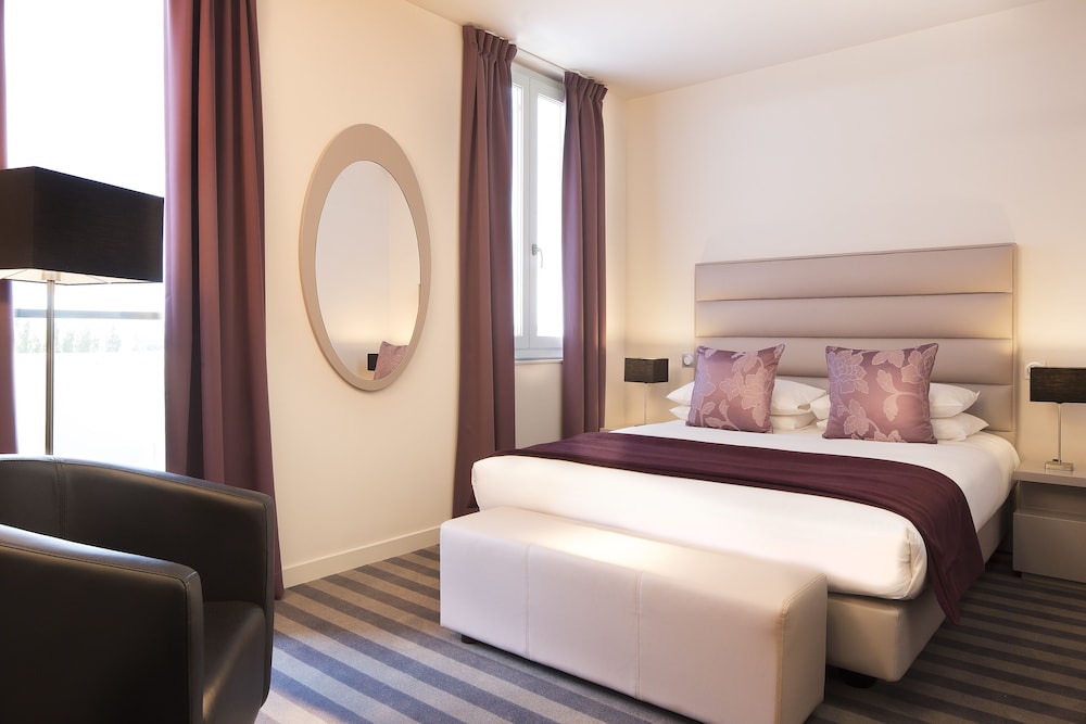 

Ancona - Parigi - Executive Hôtel Paris Gennevilliers