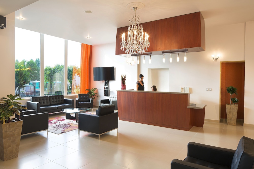 

Palermo - Clichy - Executive Hôtel Paris Gennevilliers