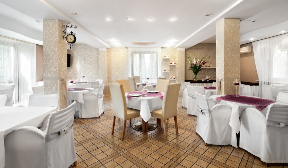 

Roma - Kryspinów - Hotel Petrus
