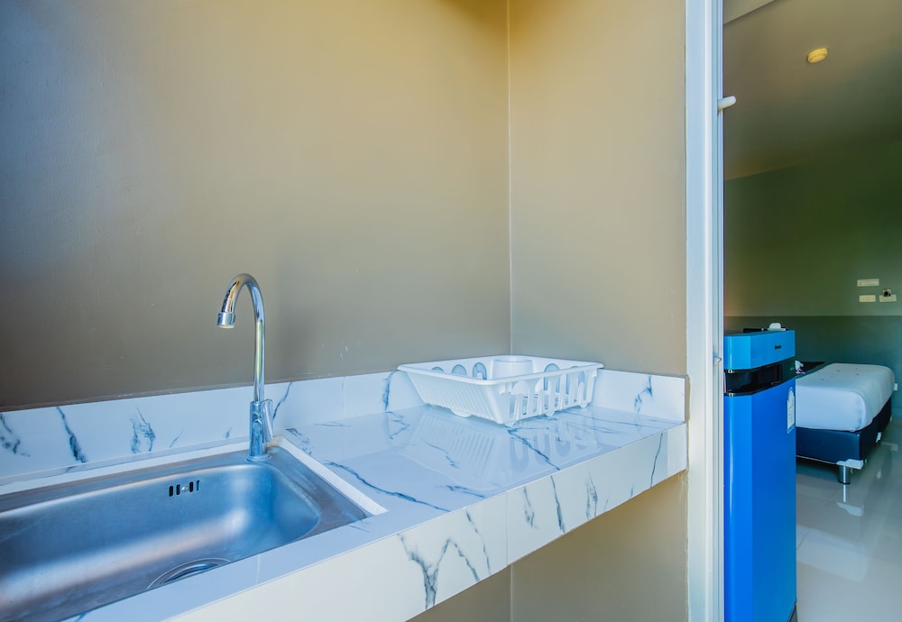 

Roma - Si Sunthon - The Rubber Hotel Phuket