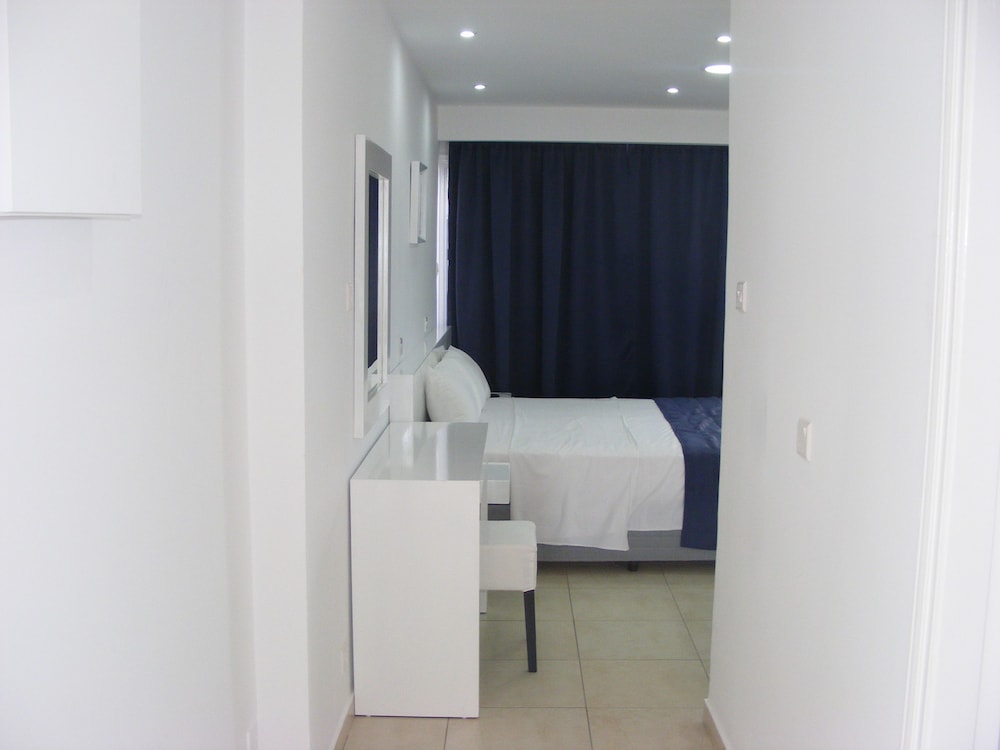 

Verona - Larnaca - Sun Hall Beach Hotel Apartments